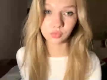girl Nude Cam Girls Playing Games with sultry_dreamer_4ever