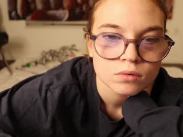 girl
        lexi_laine cam image #637975