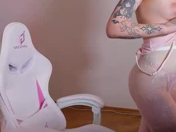 girl
        m1lenacake cam image #5737127
