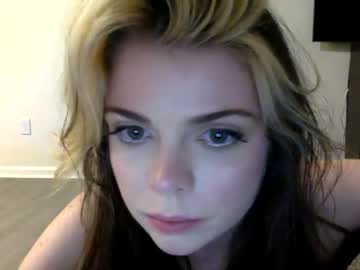 girl
        viviandances cam image #3833501