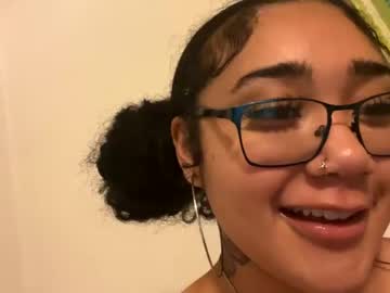 girl
        dayqueen1 cam image #3194665