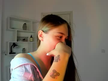 girl
        sara_konar cam image #2120144