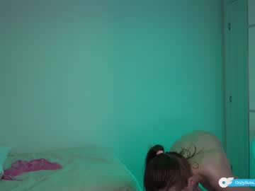 girl
        chloewildd cam image #2554271