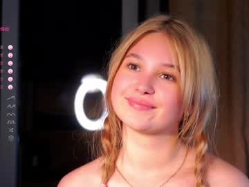 girl
        lornabufkin cam image #4614720