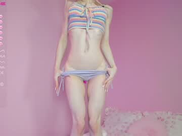 girl
        bunnydollstella cam image #1658357