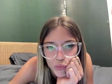 girl
        oliviahansleyy cam image #4172023