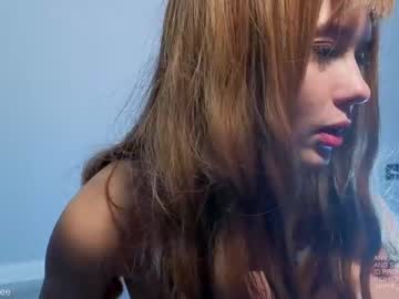 girl
        naive_love cam image #6773247