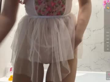 girl
        avroramy cam image #6928370