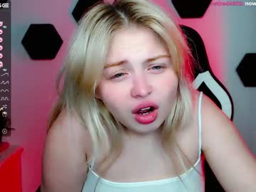 girl
        shy_blondiee cam image #1054212