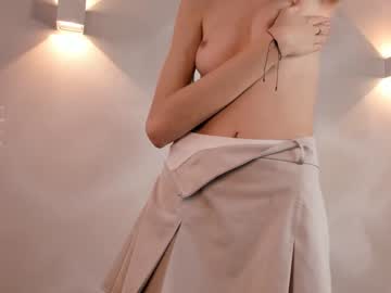 girl
        stacy_lees cam image #3433681