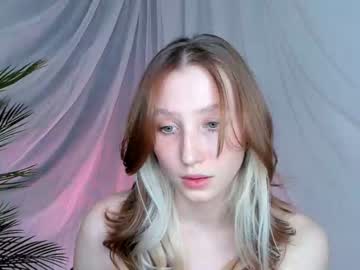 girl
        brittgoodie cam image #3227748