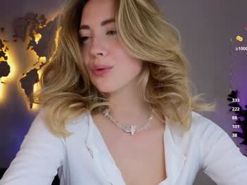 girl
        emmi_rosee cam image #6775775