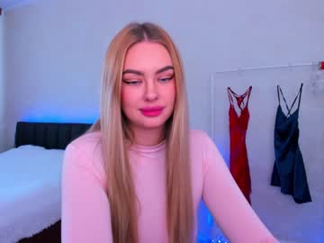 girl
        8a8y_nura cam image #884419