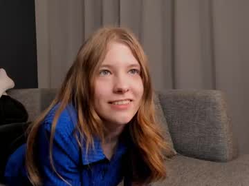 girl
        lorabark cam image #4003348