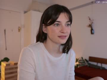 girl
        cowgiirlblues cam image #1191559