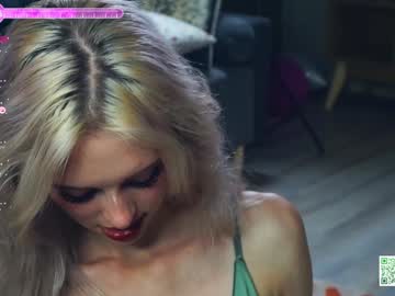 girl
        audreycarvin cam image #4508317