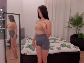 girl
        bella_tunes cam image #4751591