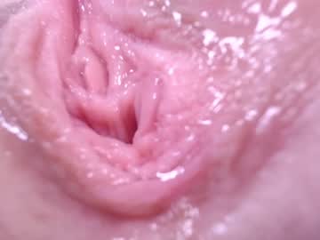 girl
        courtney_luv cam image #1101390