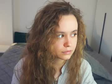 girl
        kendraedger cam image #7005979