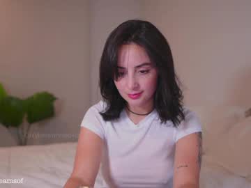 girl
        annie_dreams cam image #6269005
