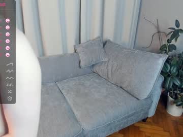 girl
        silvergloss cam image #2623963