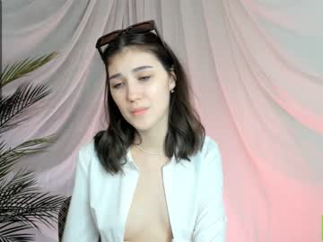 girl
        baileywalton cam image #3182363