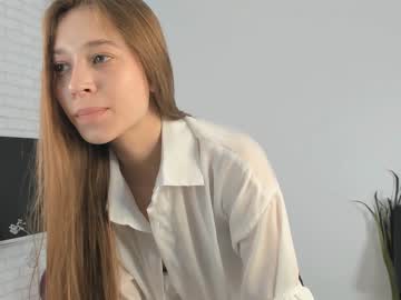 girl
        devonagrayer cam image #3956993