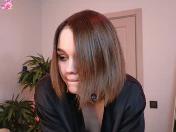 girl
        whisperheart cam image #6084246