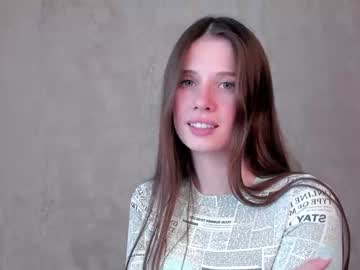 girl
        lori_cole cam image #2695115