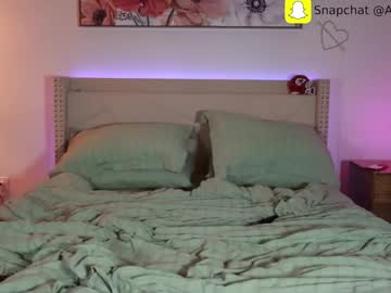couple
        ari_lovexo cam image #4465746
