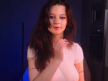 girl
        lorienn cam image #2851286