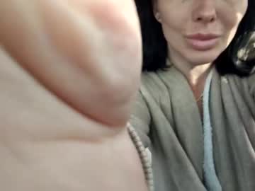 girl
        2whitediamonds cam image #3634419