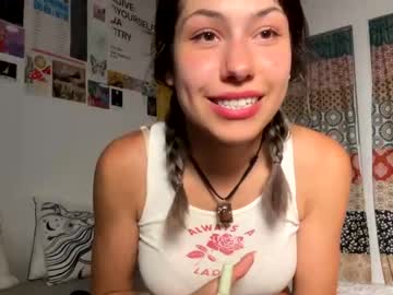 girl
        elodiebabyy cam image #1437511