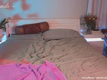 girl
        _stella_rose_ cam image #2734781