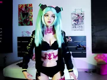 girl
        madnessalise cam image #1483735