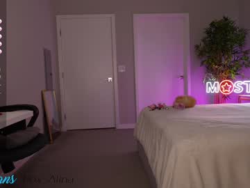 girl
        fox_alina cam image #4927456