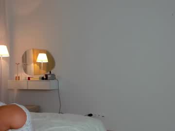 girl
        honeybae3 cam image #6418473