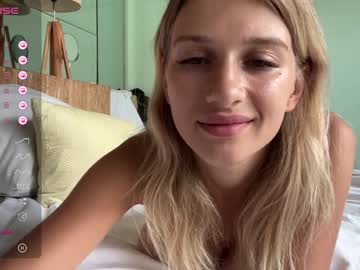 girl
        blair_fox cam image #3633545