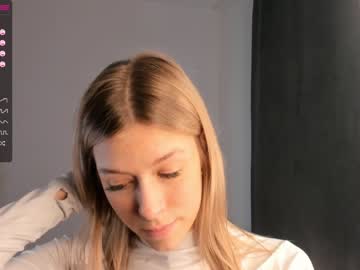 girl
        pureandinnocenta cam image #2729948