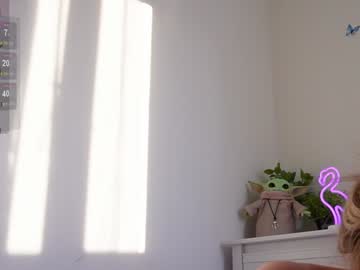 girl
        molly__meow cam image #4271424