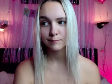 girl
        beverly_hillls cam image #4239549