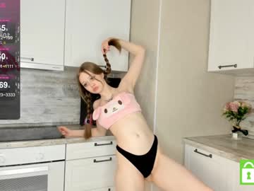 girl
        taitfollin cam image #4669830