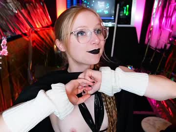 girl
        emmasky69 cam image #6723257
