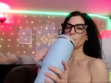 girl
        milf_lacey cam image #4155982