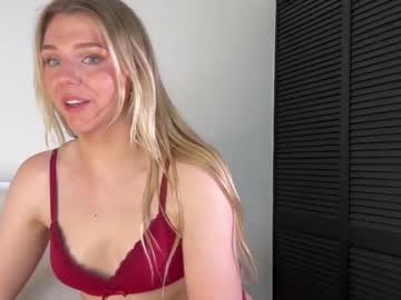 girl
        jennlovex cam image #6685297