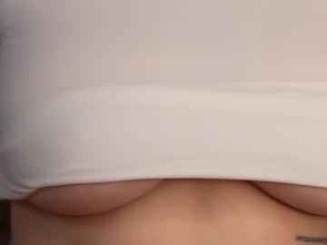 girl
        april_blush cam image #3916425