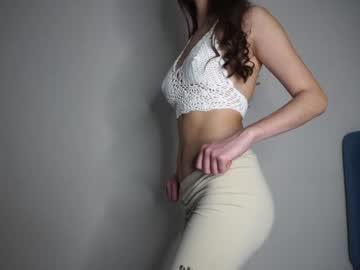 girl
        arielday cam image #3061598