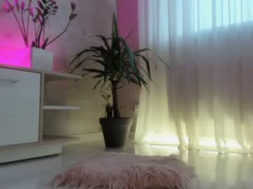girl
        meryfoxxx cam image #540322