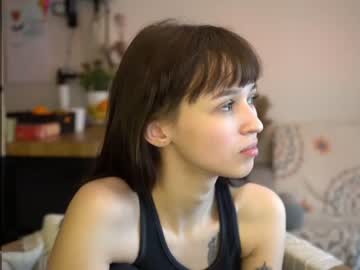 girl
        diruriru cam image #3720387