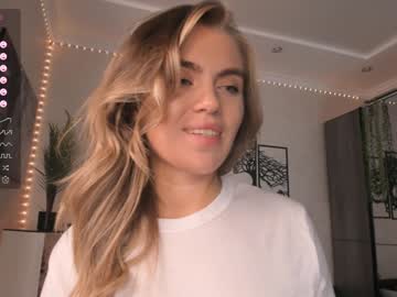 girl
        devonafarwell cam image #5510229